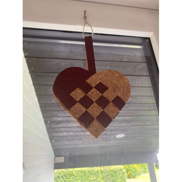 Eiki flettet julehjerte i kork, mrkerd/natur