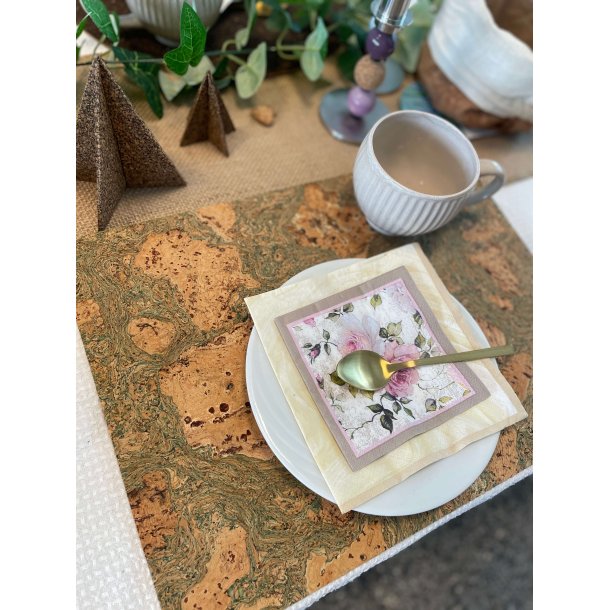 Dkkeserviet i naturkork med grnt mnster, aflang