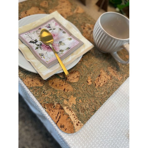 Dkkeserviet i naturkork med grnt mnster, aflang