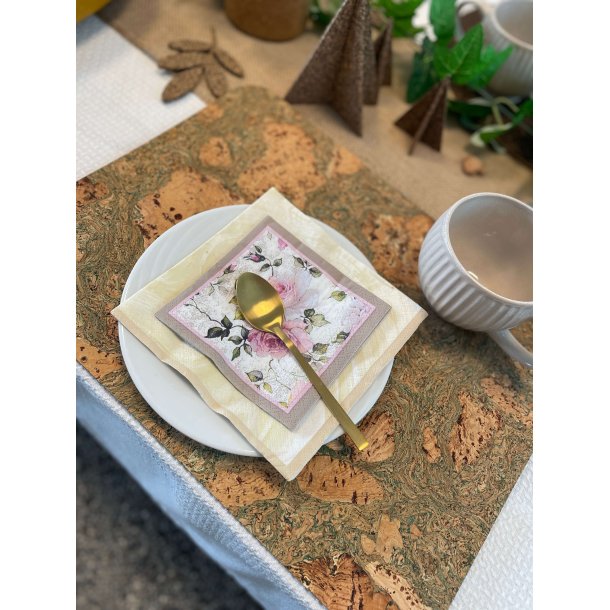 Dkkeserviet i naturkork med grnt mnster, aflang