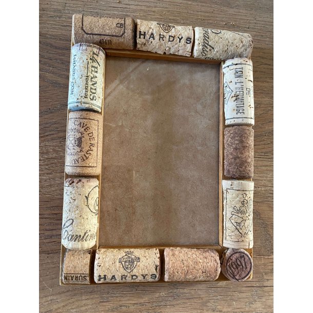 Retro genbrugsramme smykket med korkpropper