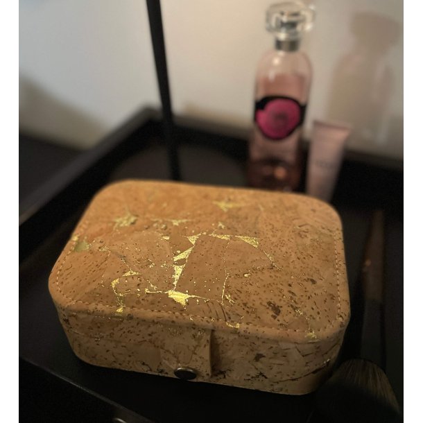 Smykkeskrin i kork med guldnister, aflang