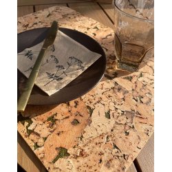 D�kkeserviet i naturfarve med gr�nt m�nster, aflang