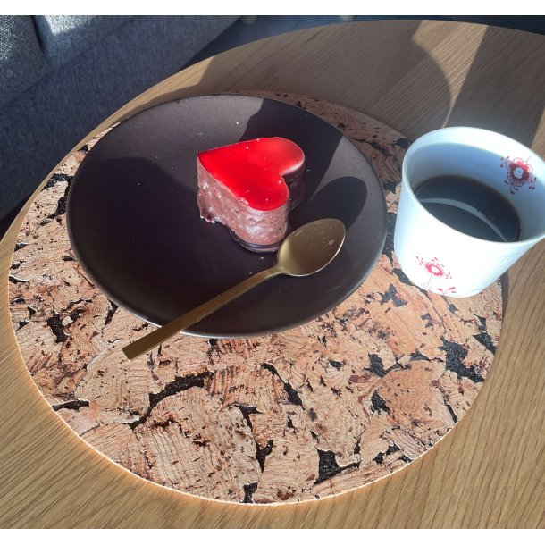 D�kkeserviet i naturkork med sort m�nster, rund 30 cm