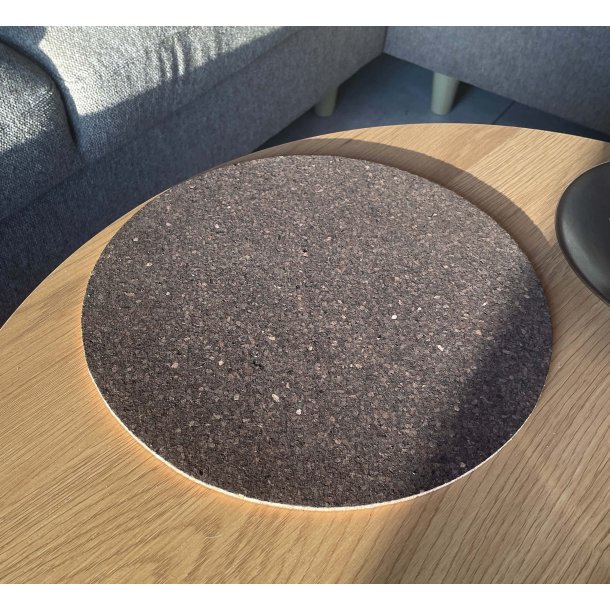 D�kkeserviet i kork, brunsort, rund 30 cm