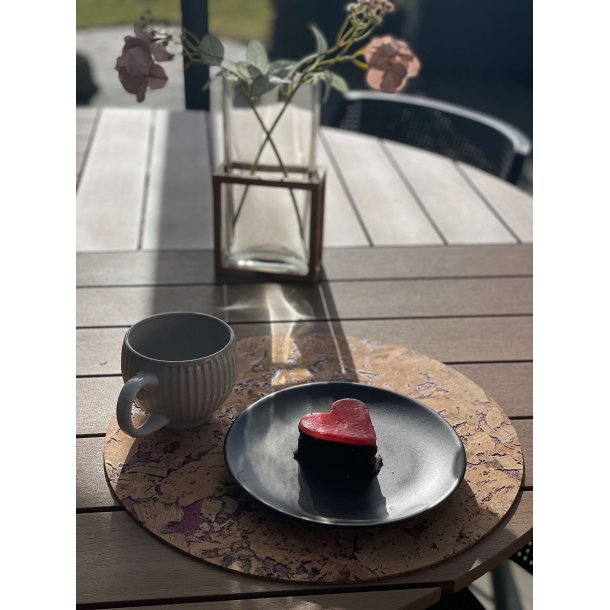 D�kkeserviet i naturkork med r�dt m�nster, rund, 36 cm