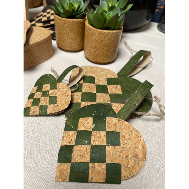 Eiki flettet julehjerte i kork, grn/natur