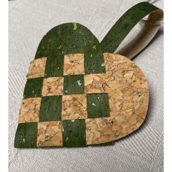 Eiki flettet julehjerte i kork, grn/natur