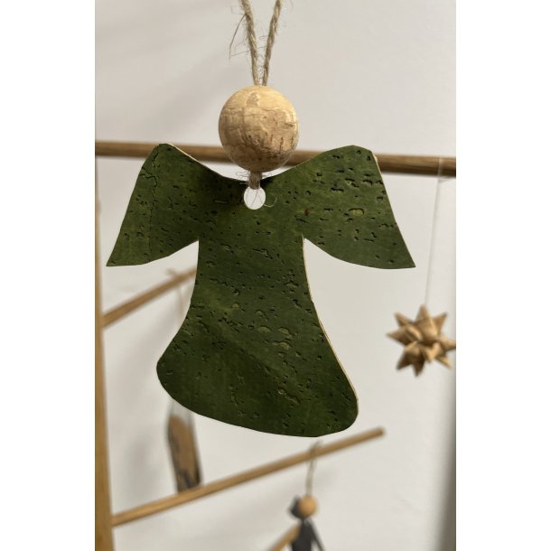 Eiki juleengel til ophng i kork, grn