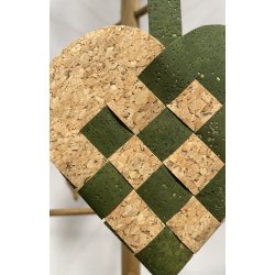 Eiki flettet julehjerte i kork, grn/natur