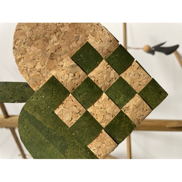 Eiki flettet julehjerte i kork, grn/natur