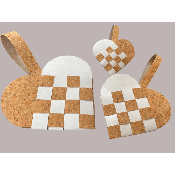 Eiki flettet julehjerte i kork, hvid/natur