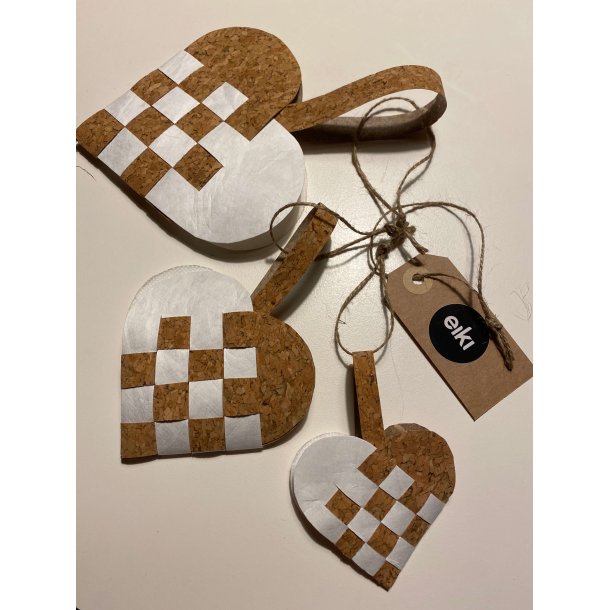 Eiki flettet julehjerte i kork, hvid/natur