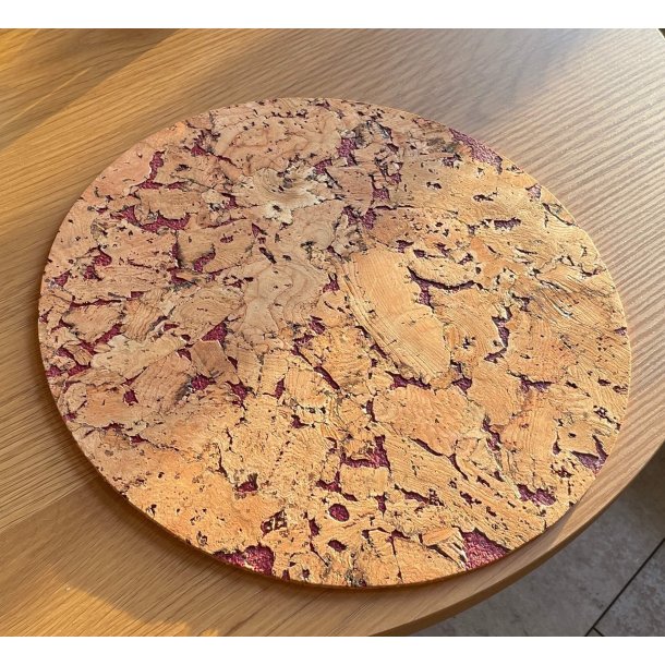 D�kkeserviet i naturkork med r�dt m�nster, rund 30 cm