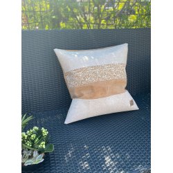 Eiki pude i kork, natur og hvide nuancer med 4 striber