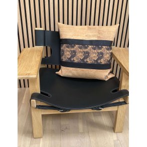 Eiki pude i kork, natur og sorte nuancer med 5 striber