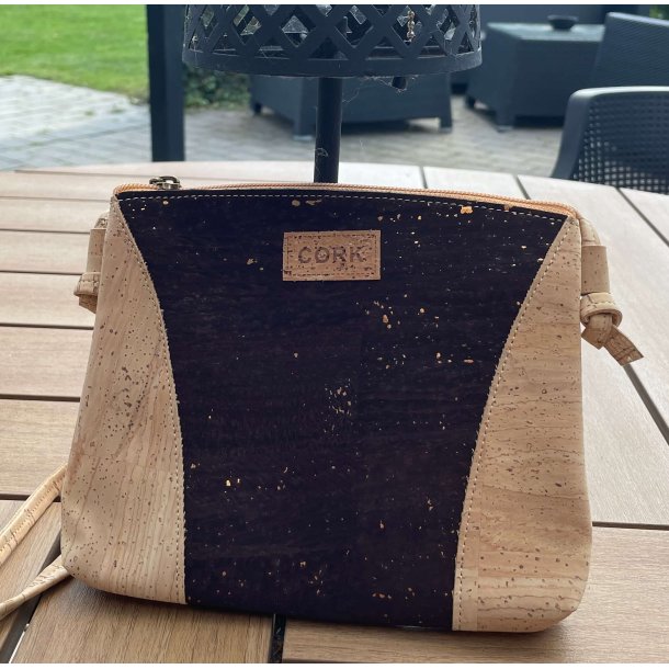 Lille taske i natur kork og m�rkebrunt kork