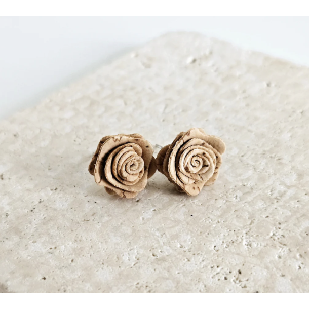 �reringe rustfrit st�l og med natur kork formet som roser
