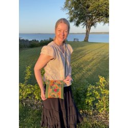Lille skuldertaske i gr�n med blomsterm�nster