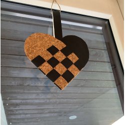 Eiki flettet julehjerte i kork, sort/natur