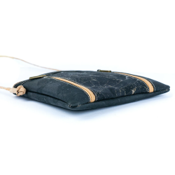 Lille skuldertaske i sort kork og guld-m�nster 