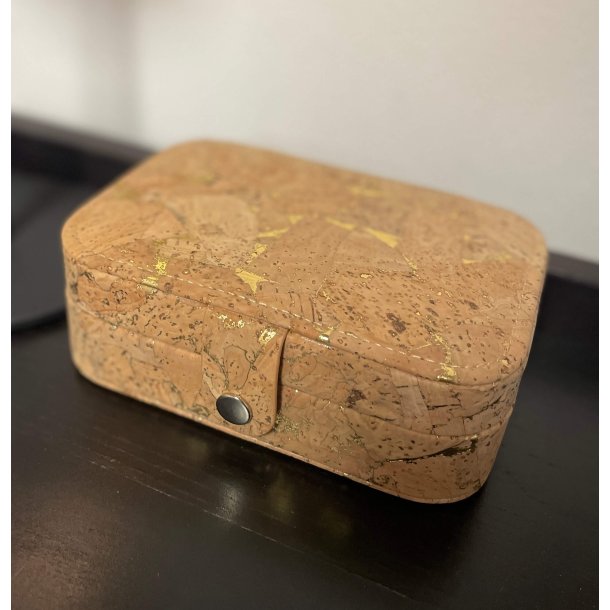 Smykkeskrin i kork med guldnister, aflang