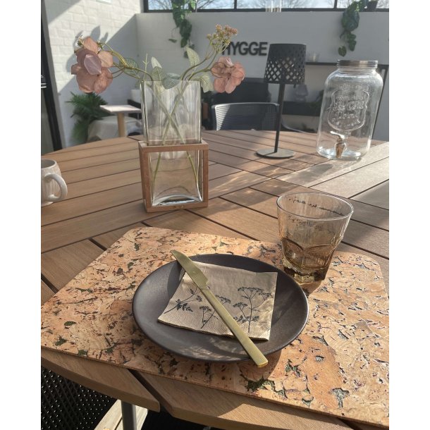 D�kkeserviet i naturfarve med gr�nt m�nster, aflang