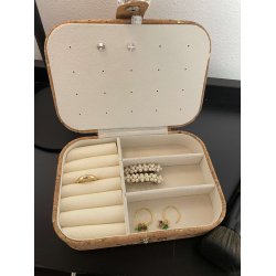 Smykkeskrin i kork med guldnister, aflang