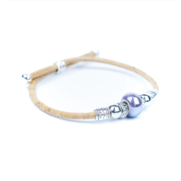 Armb�nd i kork med lilla perle