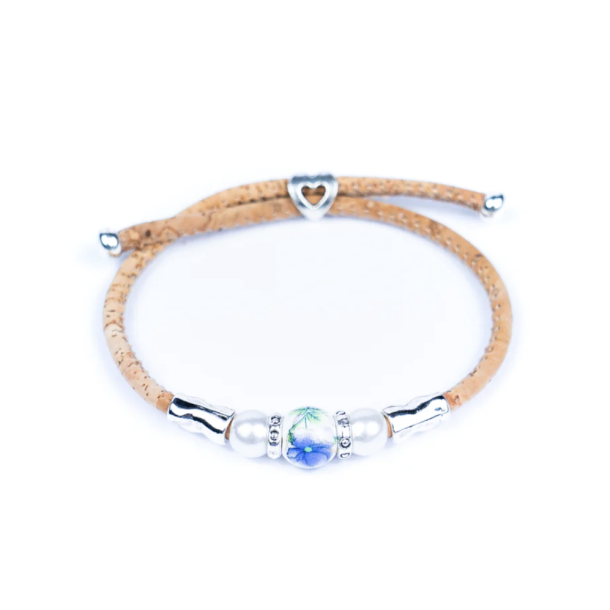 Armbnd i kork med bl og grn blomsterperle i keramik