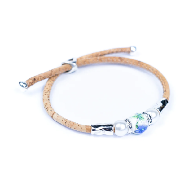 Armbnd i kork med bl og grn blomsterperle i keramik