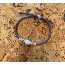 Armbnd i lilla kork med perle