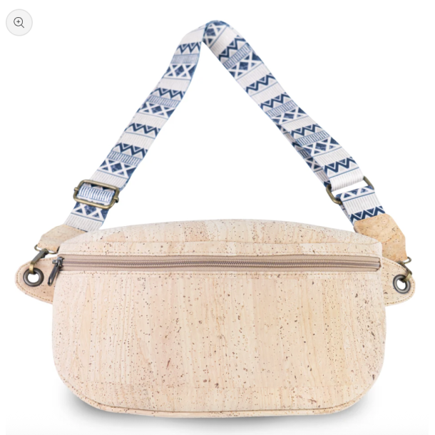 Bumbag i natur kork med m�nstret rem