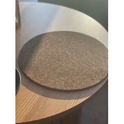 D�kkeserviet i kork, brunsort, rund 30 cm