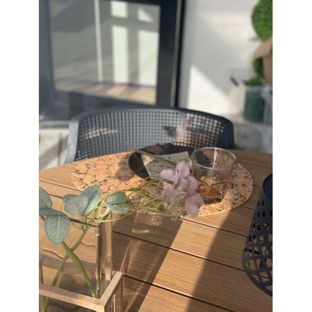 D�kkeserviet i naturfarve med gr�nt m�nster, oval