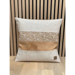 Eiki pude i kork, natur og hvide nuancer med 4 striber