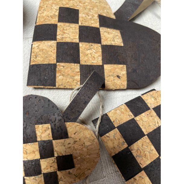 Eiki flettet julehjerte i kork, mrkebrun/natur