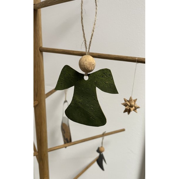 Eiki juleengel til ophng i kork, grn