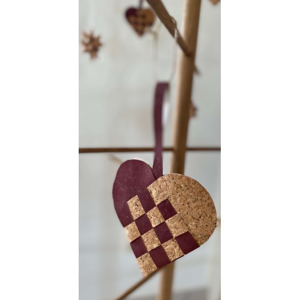 Eiki flettet julehjerte i kork, mrkerd/natur