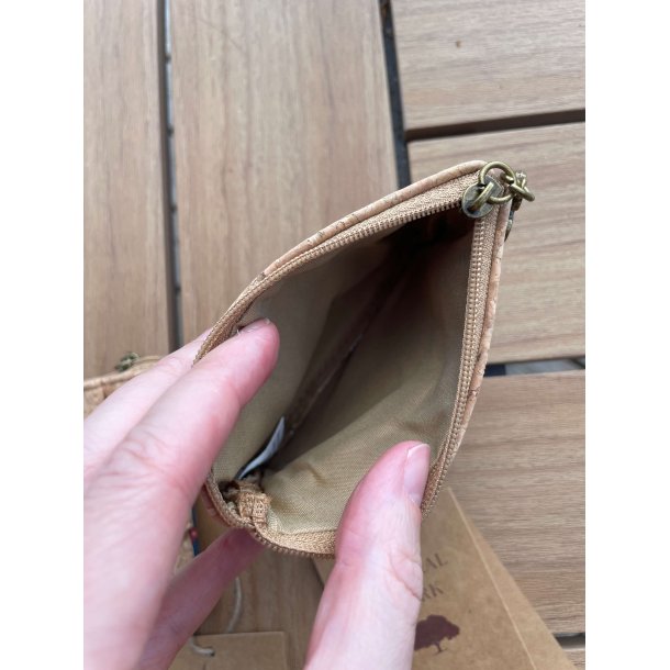 Mntpung i kork, natur og bl, med blomstermnster