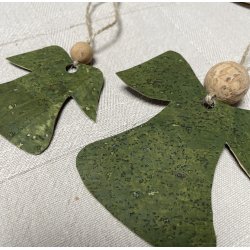 Eiki juleengel til ophng i kork, grn