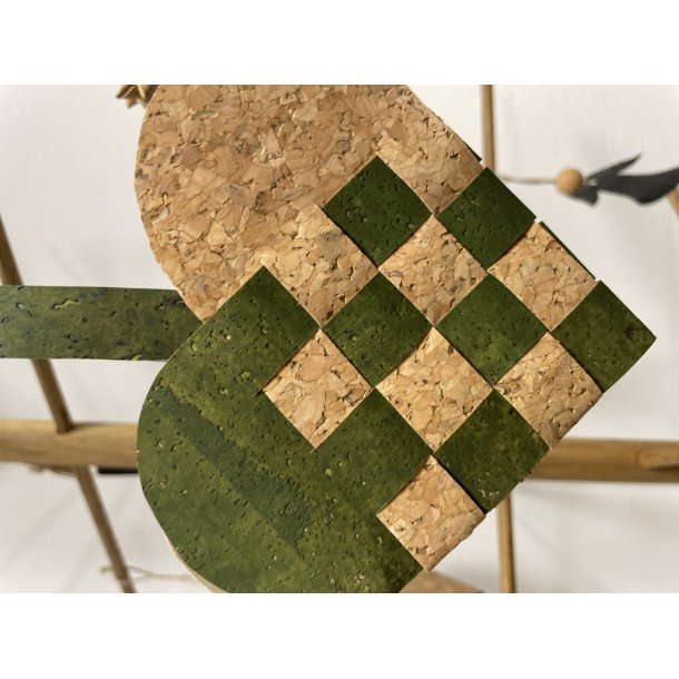 Eiki flettet julehjerte i kork, grn/natur