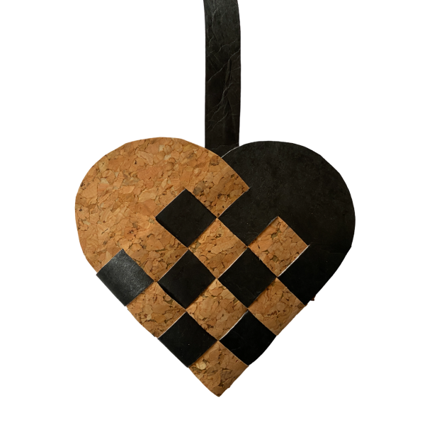 Eiki flettet julehjerte i kork, sort/natur