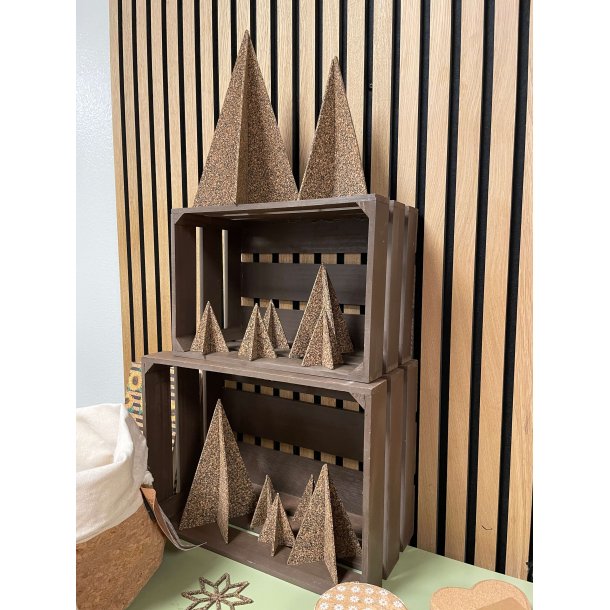 Juletr i restkork og genbrugsmaterialer