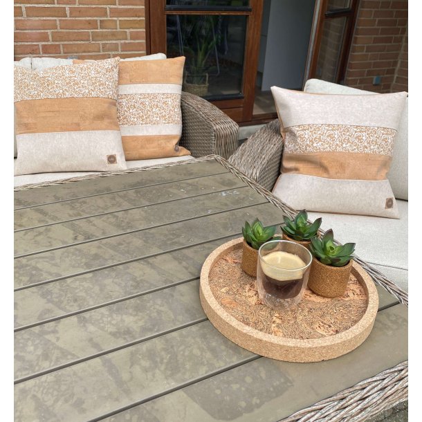 Eiki pude i kork, natur og hvide nuancer med 5 striber