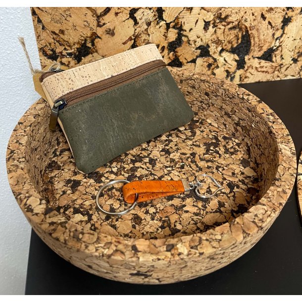 Sk�l i kork med brunt m�nster