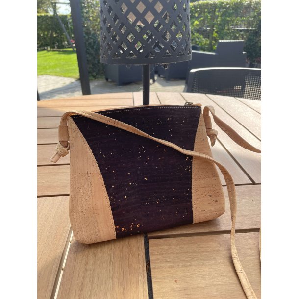 Lille taske i natur kork og m�rkebrunt kork