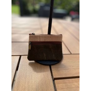 Mntpung i kork, natur og mrkegrn med brune lynlse 