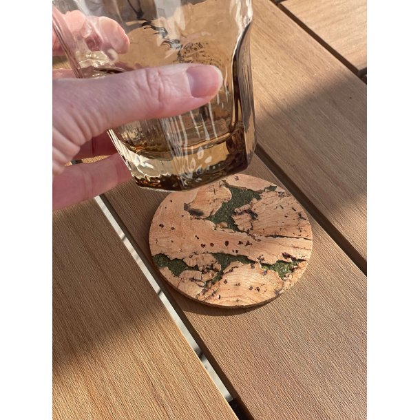 Glasbrikker i natur kork med gr�nt m�nster, runde, 4 stk.