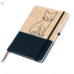 Notesbog i kork med natur og sort og kattemotiv